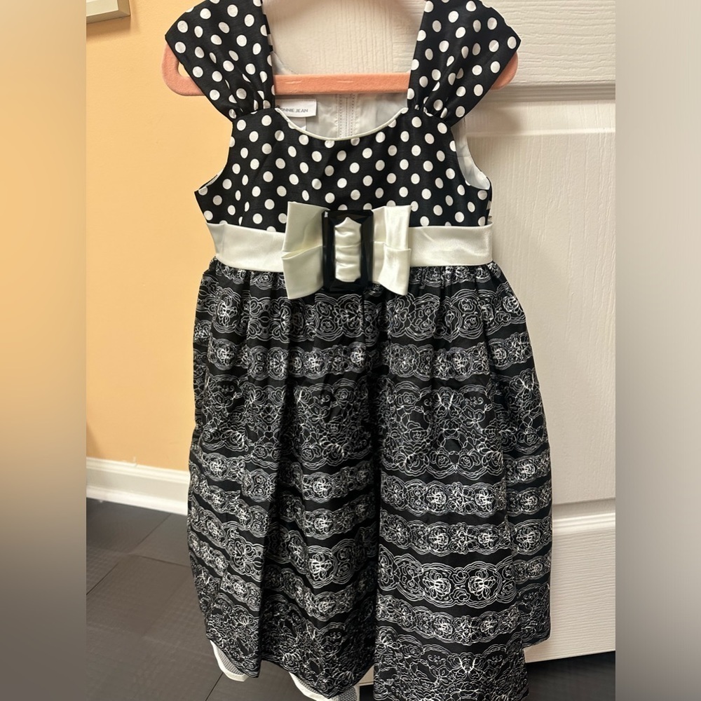 BONNIE JEAN GIRLS SIZE 4 BLACK AND WHITE DRESS